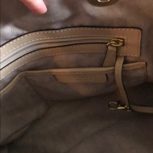 michael kors bag - Picture 7 of 8